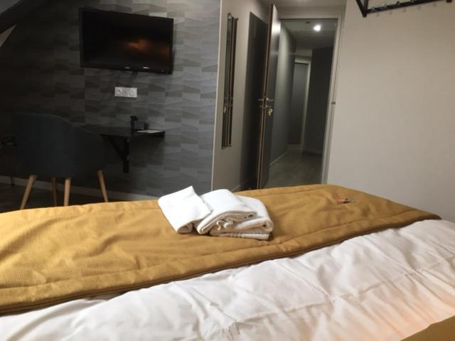 Le Relais Hotel *